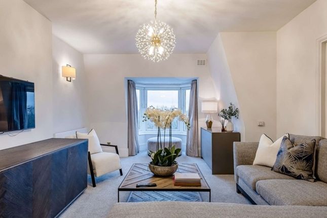 Penthouse B, London photo 2