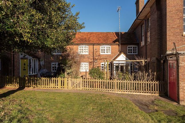Thumbnail Cottage for sale in New Road, Tring