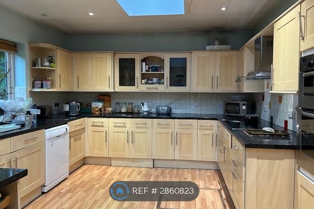 Burdon Lane, Cheam, Sutton photo 4