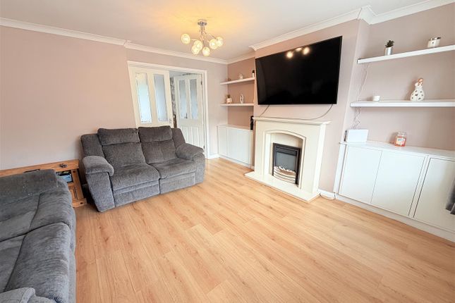 4, Burns Fold, Dukinfield photo 4