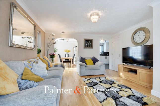 9, Wickham Crescent, Essex photo 3