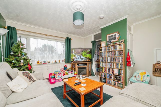 28, Amhurst Gardens, Great Yarmouth photo 3