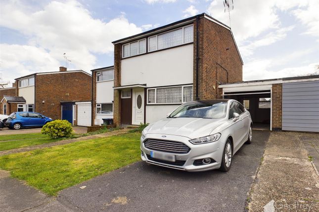 Thumbnail Semi-detached house for sale in Purford Green, Harlow
