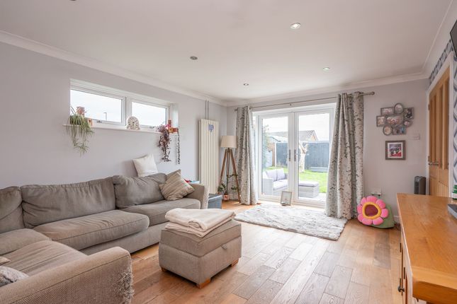27 Compit Hills, Cromer photo 2