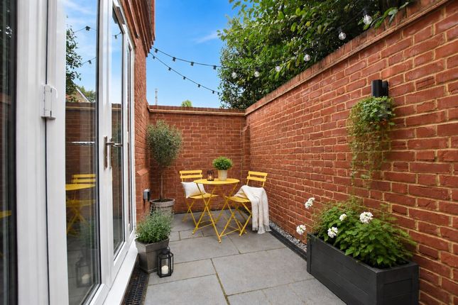 Apt 8, Station House, Ashtead photo 5