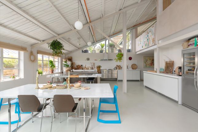 16a, Wotton Road, London photo 4