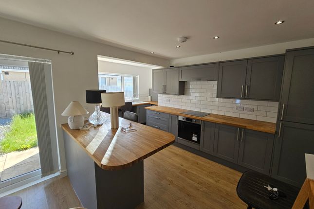 59 Waun Road, Loughor, Swansea photo 3