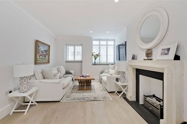 Thumbnail Flat for sale in Cadogan Square, London