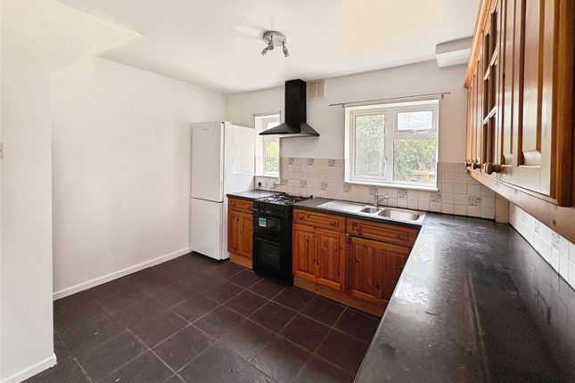 103, Hawthorn Road, Surrey photo 4