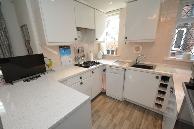 43, Park Road, Manchester photo 4