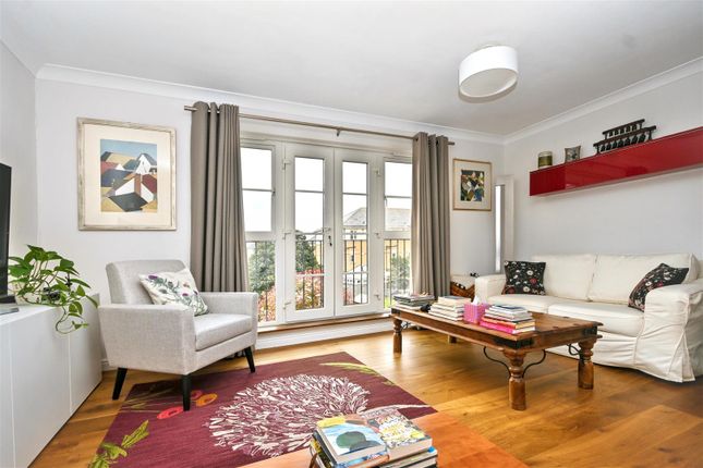 26, Admiralty Way, Eastbourne photo 3