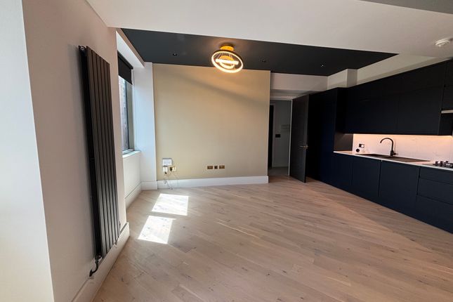 FLAT 25, High Road, London photo 2