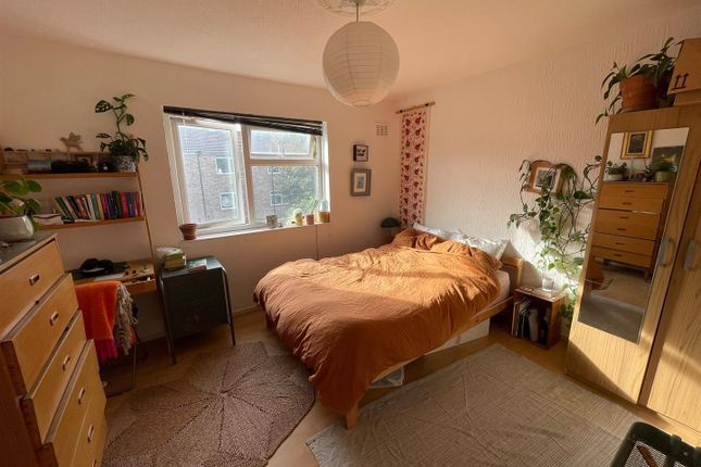 8, Baslow Walk, London photo 5