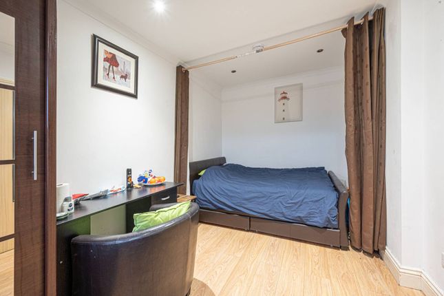 Terraced house for sale in Tash Place, New Southgate, London