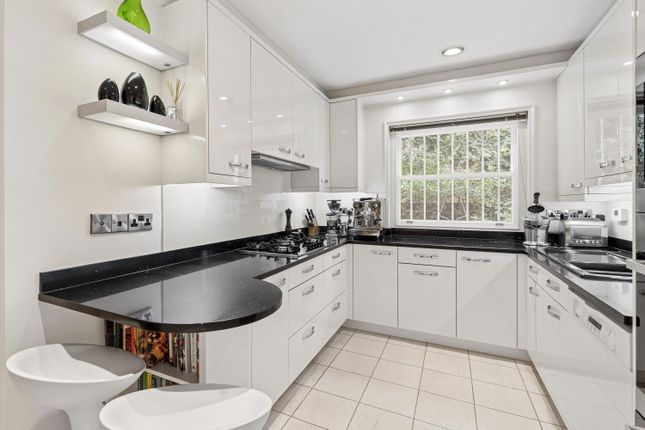 13, Eagle Place, London photo 2