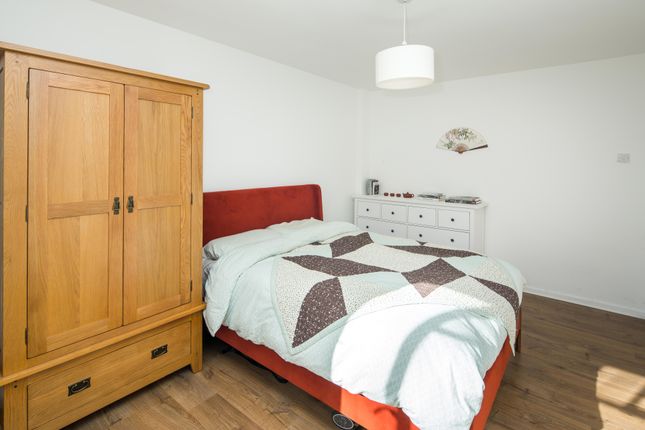 Flat for sale in Champion Hill, London