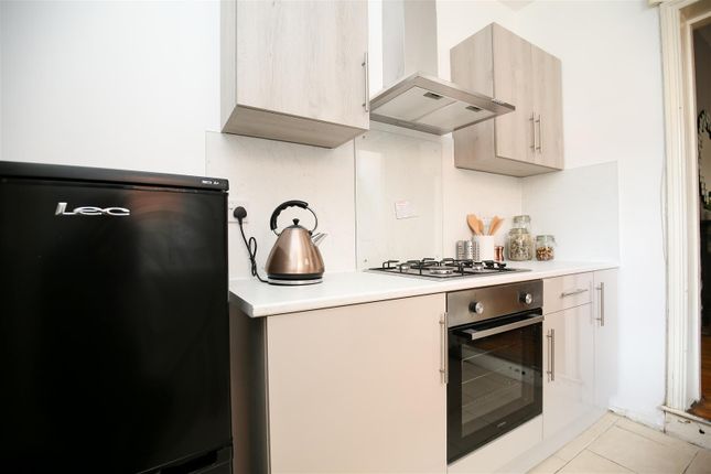 Flat to rent in Rothbury Terrace, Heaton