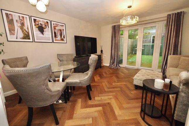 60, Sandhills Way, Doncaster photo 2