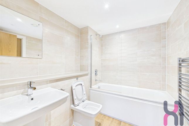 312B Manchester Waters 3 Pomona Strand, Old Trafford photo 2