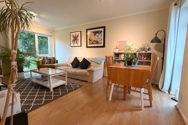 Flat 5 Fairlawn House, 11, Christchurch Road, Hampshire photo 4