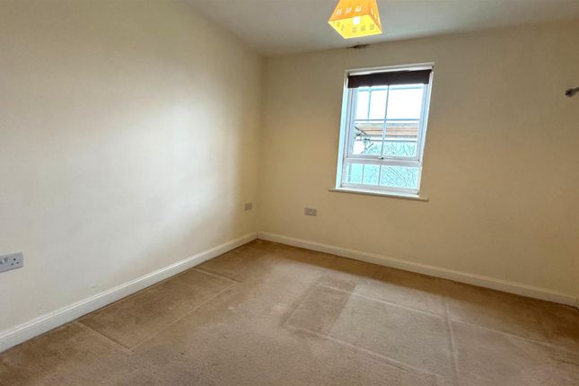 11 Cordwainers Court, Willis Place, Worcester photo 4