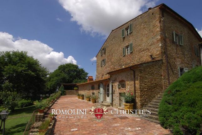 Villa for sale in Arezzo, Tuscany, Italy