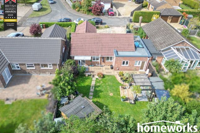17, Cedar Close, Dereham photo 2