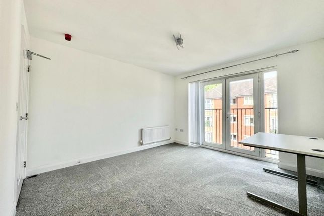 27, Oakwell Vale, Barnsley photo 4