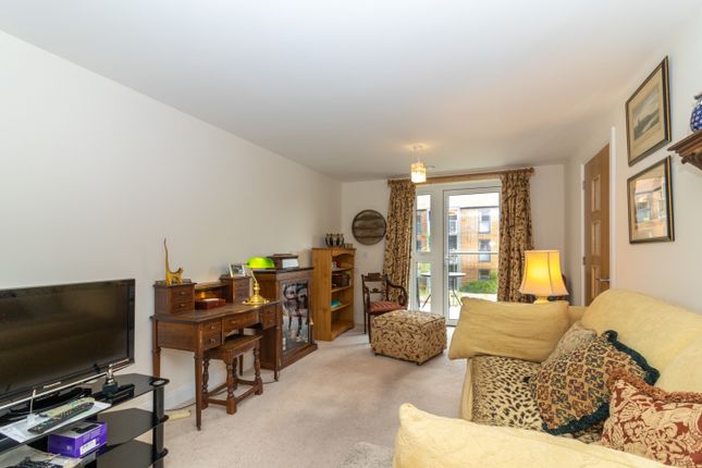 Flat to rent in Wayfarer Place, The Dean, Alresford, Hampshire