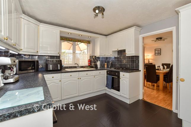 114, Climping Road, Crawley photo 4