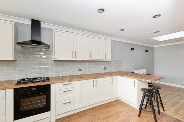 1, Bronte Close, Ilford photo 4