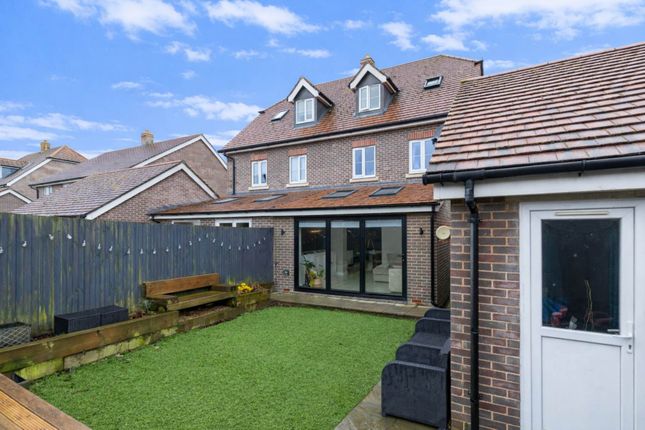 48, Ringley Road, Horsham photo 2