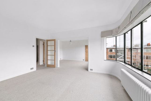 Flat for sale in Kingfisher Court, Bridge Road, East Molesey