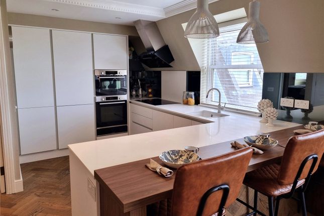 Flat 1010, Boydell Court,, St. Johns Wood Park, London photo 3