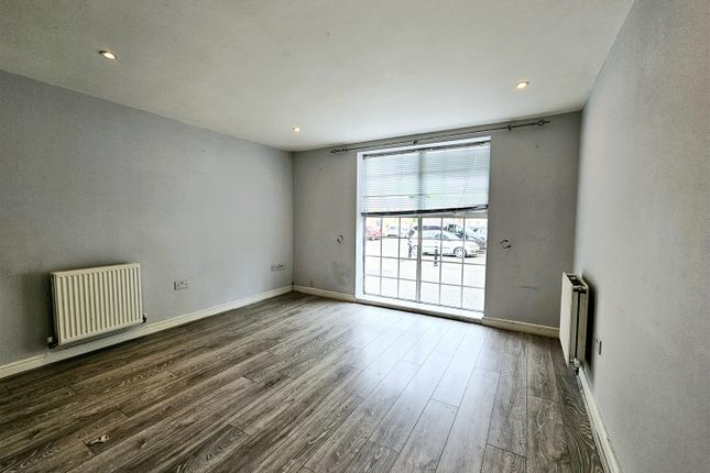5, Esparto Way, Dartford photo 4