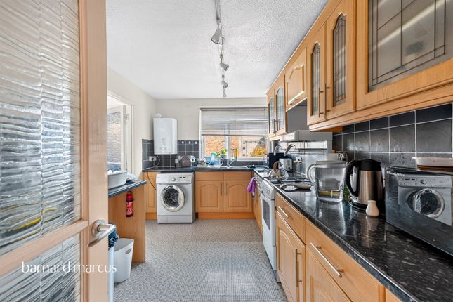 68, Stanstead Manor, St. James Road, Sutton photo 3