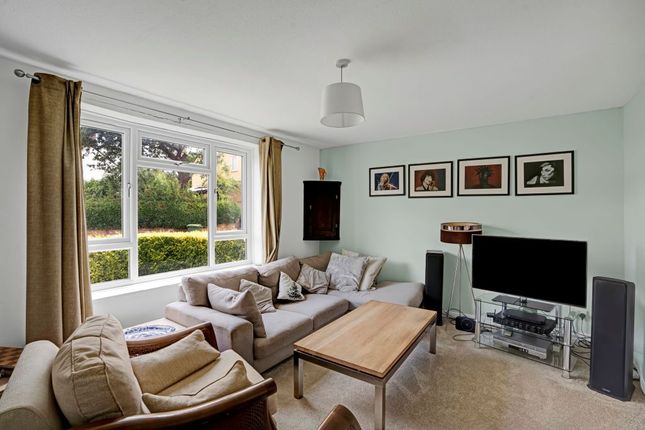 29, Hampson Crescent, Wilmslow photo 3
