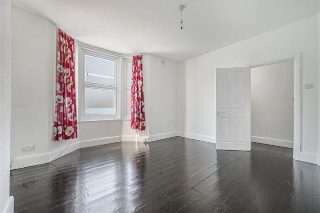 52, Shorndean Street, London photo 4