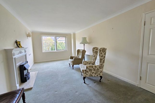 8 Regent Court Groby Road, Altrincham photo 2