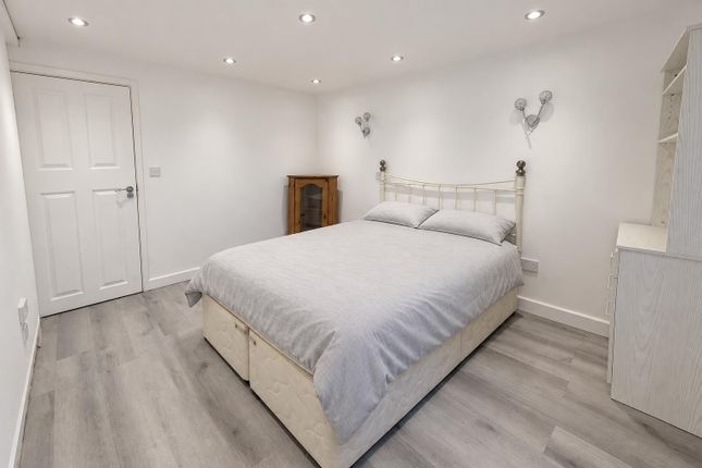 Flat 1, 94, Maldon Road, Colchester photo 4