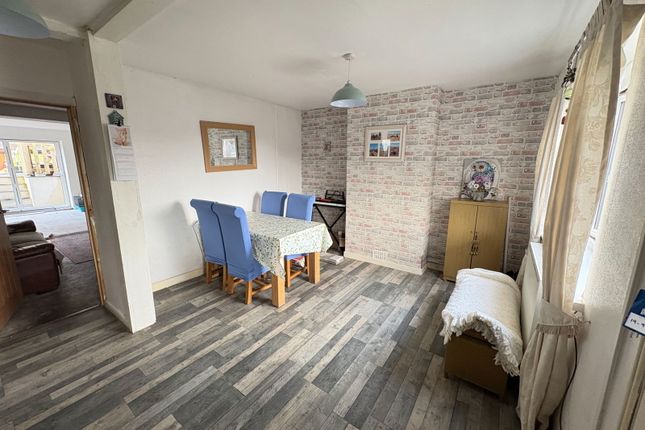 19, Abernant Road, Ammanford photo 4
