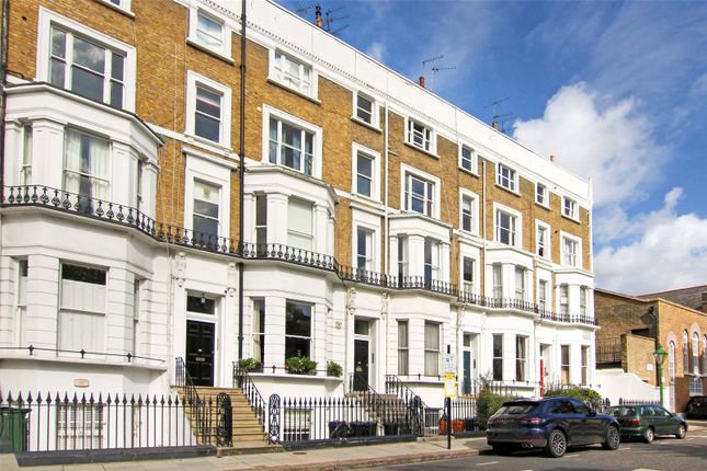 Thumbnail Flat for sale in St James's Gardens, Holland Park