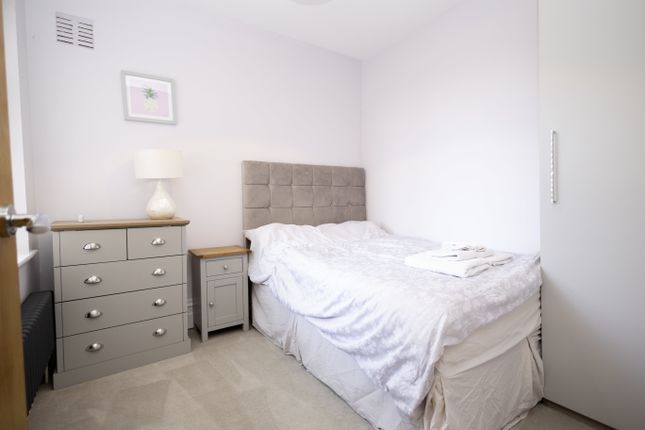 Flat to rent in Alton Road, Parkstone, Poole