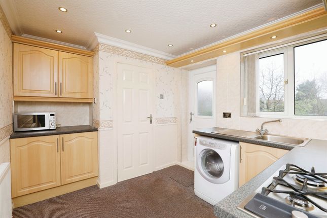 Flat for sale in Sycamore Road, Carlton-In-Lindrick, Worksop