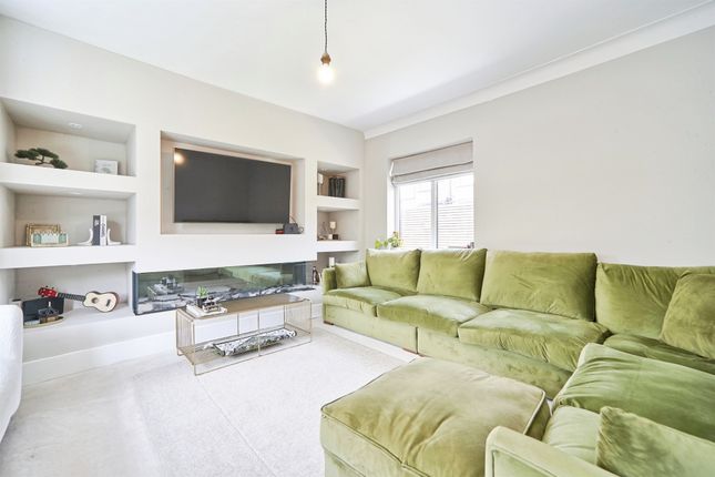 5, Harehills Park View, LEEDS photo 2