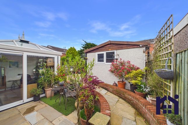 35 Springfield Road, Chorley photo 4