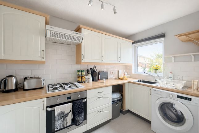 22, Cygnus Gardens, Southampton photo 2
