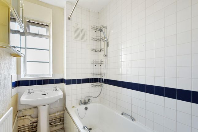 Flat for sale in Retreat Place, Hackney