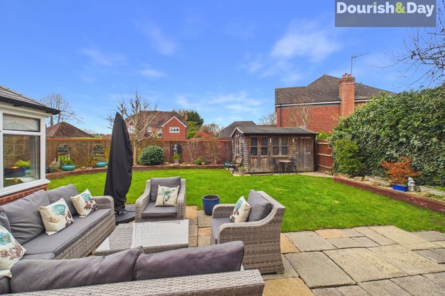 4 Meadowbank Avenue, Stafford photo 4
