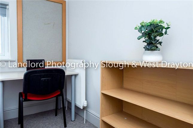 Thumbnail Property to rent in Broomfield, Guildford, Surrey